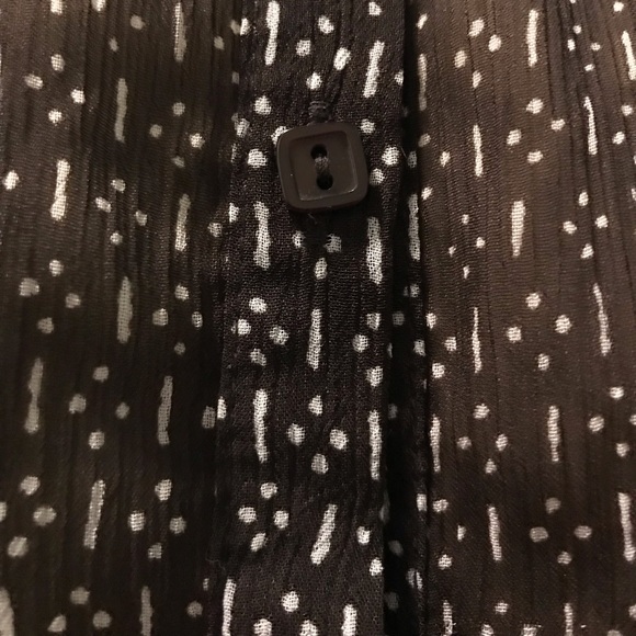 H&M Black Top - Picture 4 of 11